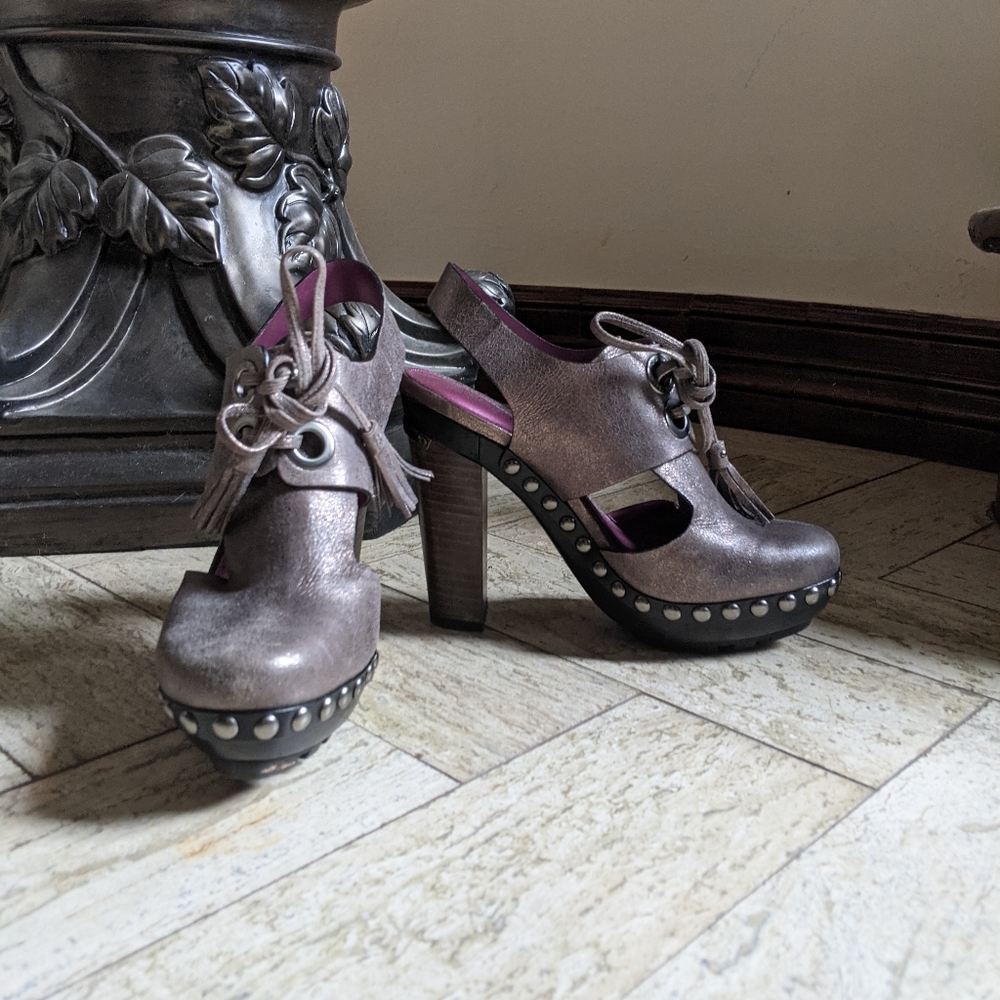 Coach Heels - Picture 10 of 12